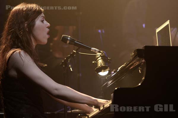 SOAP AND SKIN - 2012-10-28 - PARIS - La Cigale - 